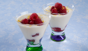 two yogurt parfaits