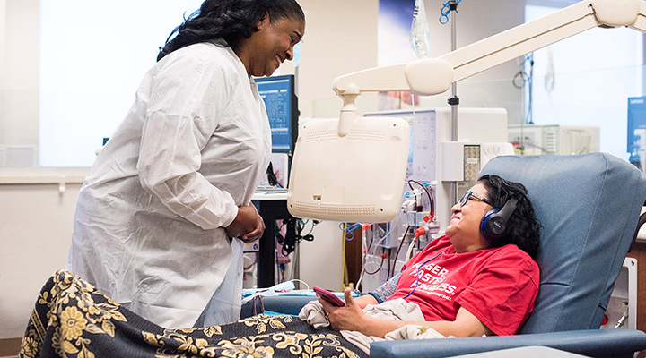 Nurse speaking to a patient