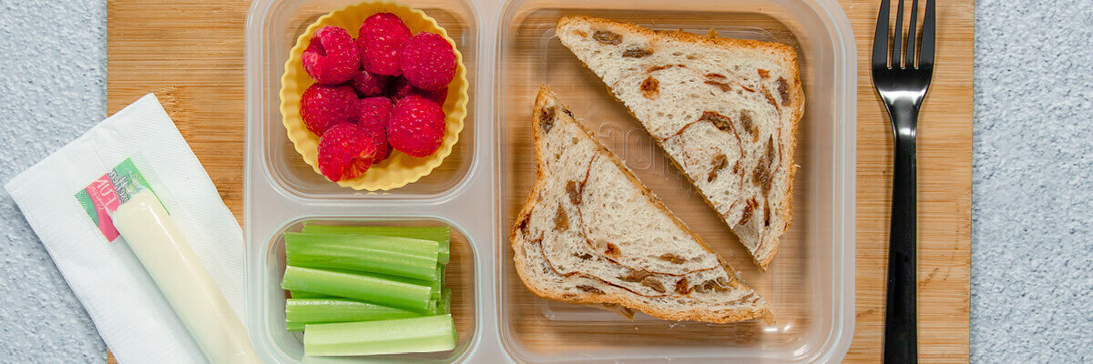 https://www.davita.com/-/media/davita/project/kidneycare/recipe-images/new/p/peanut-butter-sandwich-lunch-box-1200x400-3.jpg?mw=1200&mh=400&hash=79ee4154a0c80d2ff76a501ec63f88ccaf61df18
